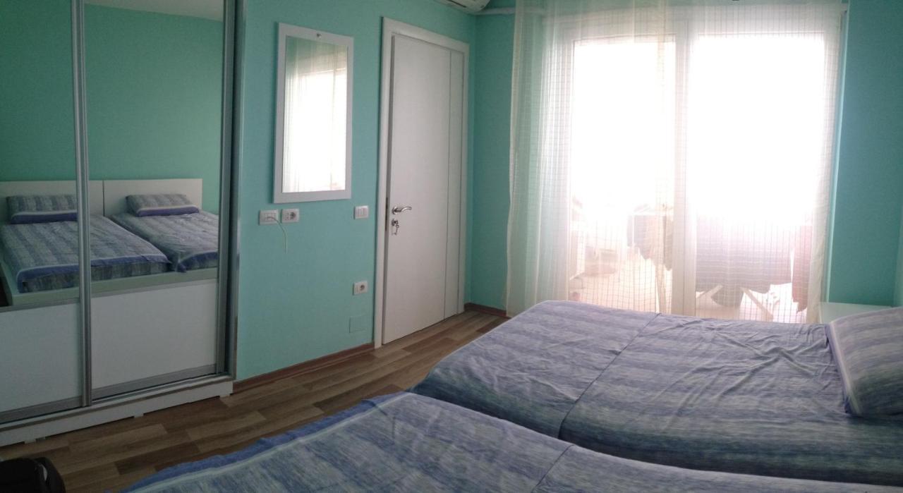 Parus Sarandë
